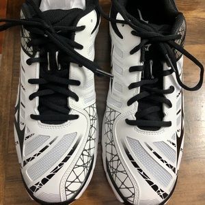 Brand New Men’s Mizuno Wave Voltage Athletic Shoes